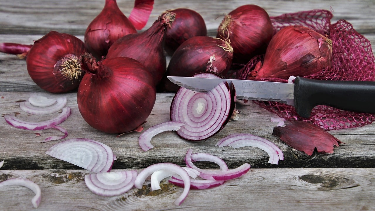 cutting onions